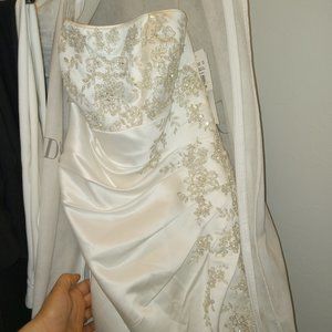 Beautiful  wedding  dress.